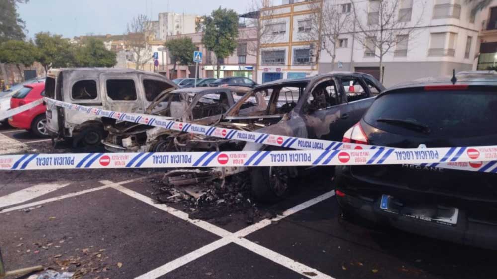 Incendio de cuatro vehículos. - Francisco Amador / LVA