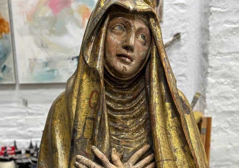 Imagen de la Virgen María en el taller de Mónica Ruiz. - Ayuntamiento de Alcalá
