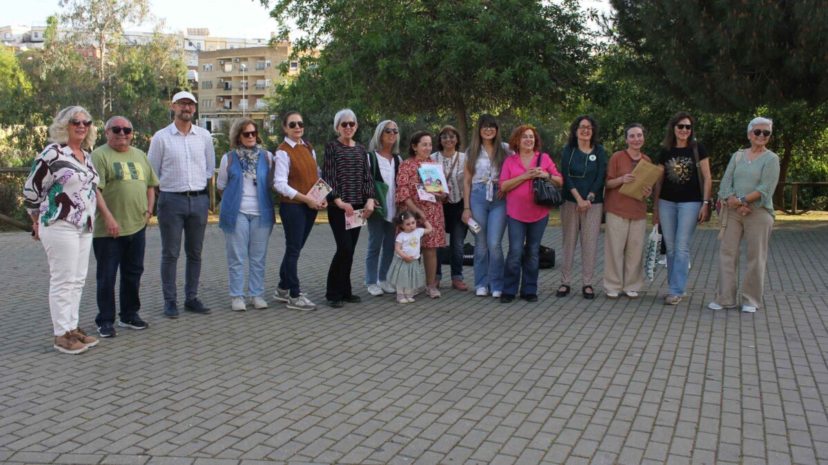 Lectura en el puente para celebrar el Día Internacional del Libro