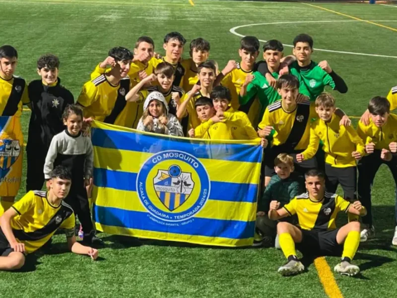 Los Infantiles del CD Mosquitos tras vencer al CD La Salle