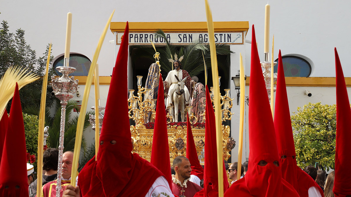 Salida de la Borriquita desde San Agustín - Juan Muñoz