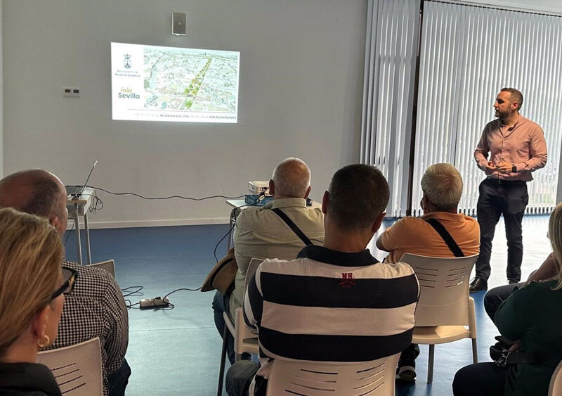 El delegado de Hábitat Urbano informa sobre el proyecto de reforma integral de la calle Malasmañanas. - Ayuntamiento de Alcalá