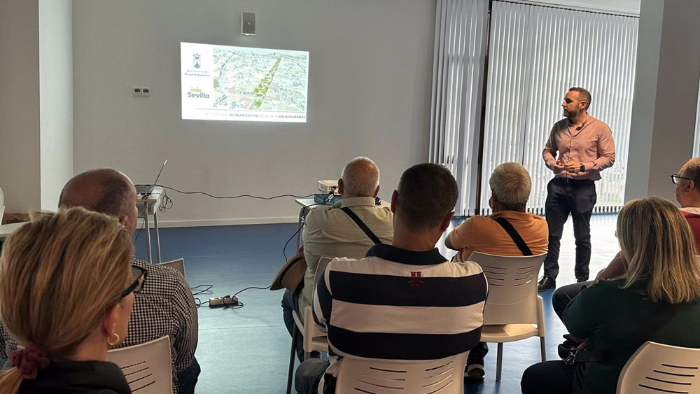 El delegado de Hábitat Urbano informa sobre el proyecto de reforma integral de la calle Malasmañanas. - Ayuntamiento de Alcalá