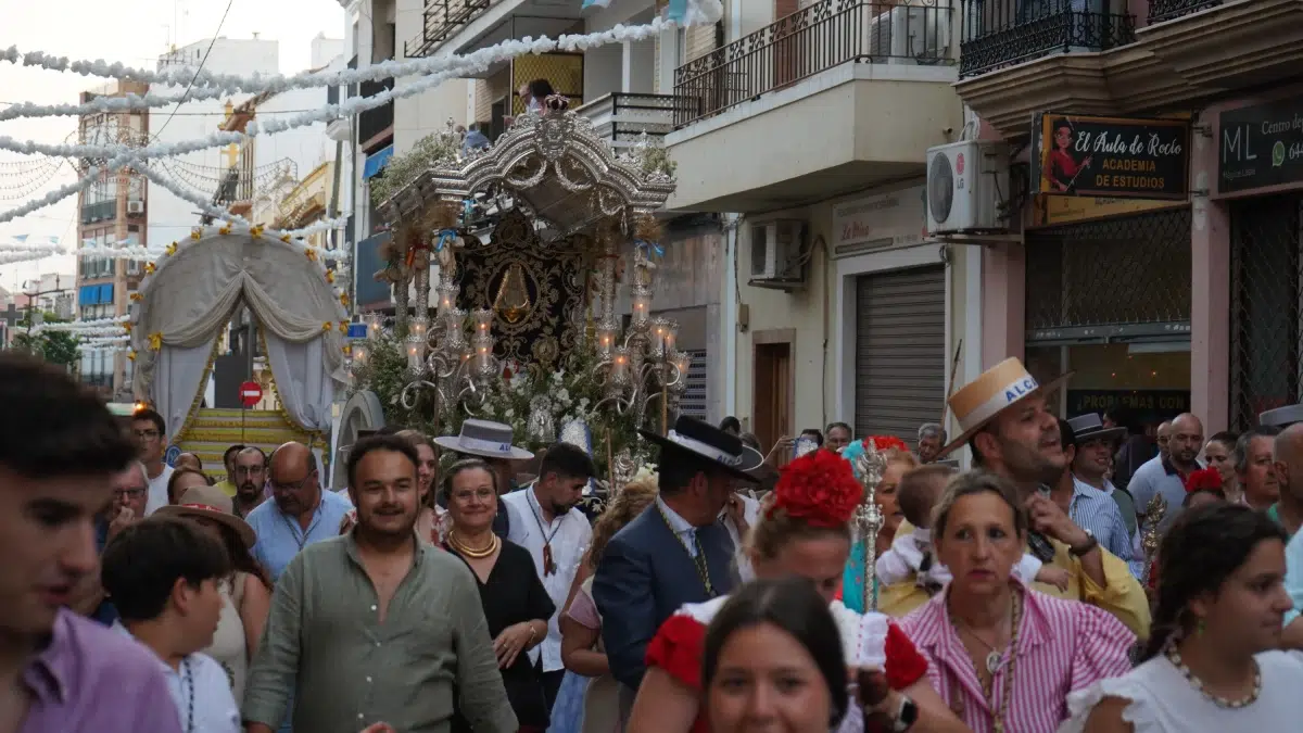 Regreso de la Hermandad del Rocío por las calles de Alcalá - Marina Ortiz