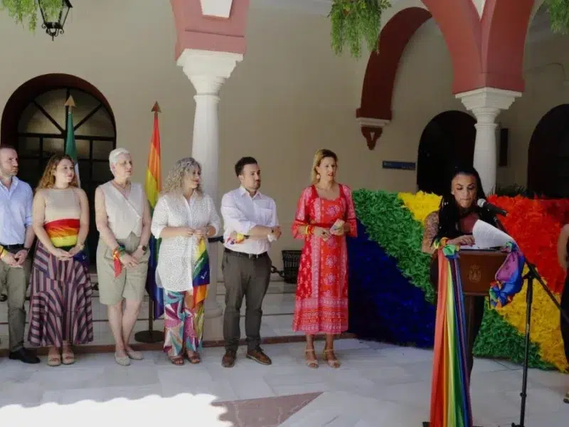 Soraya González y Blanca López durante la lectura del manifiesto. Lva