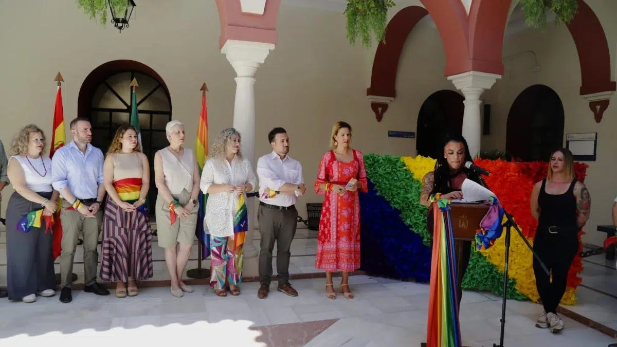 Soraya González y Blanca López durante la lectura del manifiesto. Lva