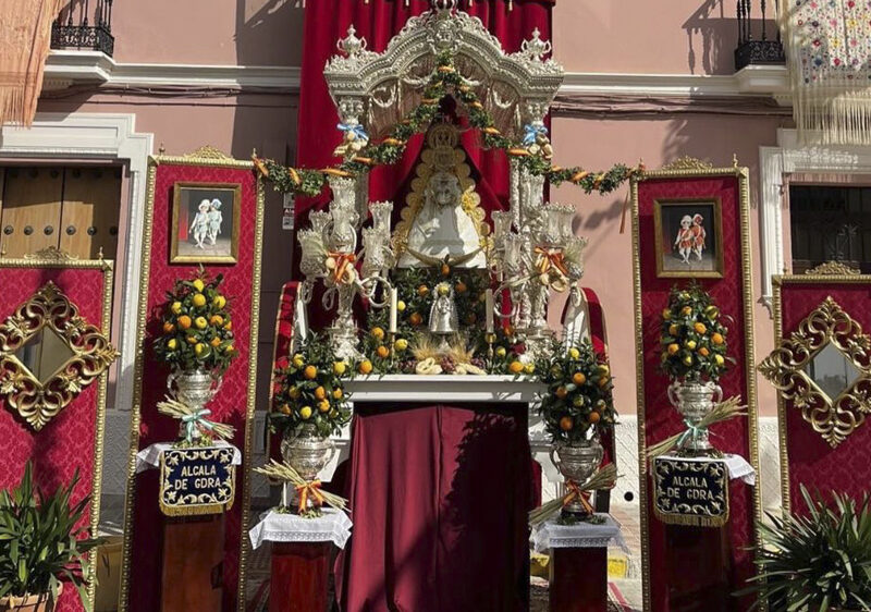 Altar de la Hermandad del Rocío de Alcalá para el Corpus. - Consejo de Hermandades de Alcalá