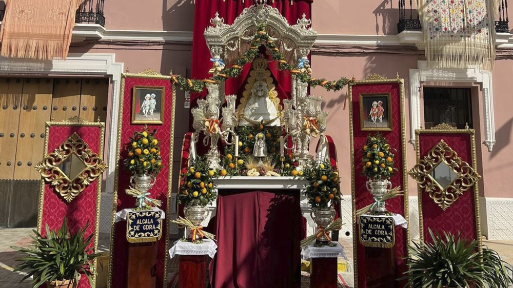 Altar de la Hermandad del Rocío de Alcalá para el Corpus. - Consejo de Hermandades de Alcalá