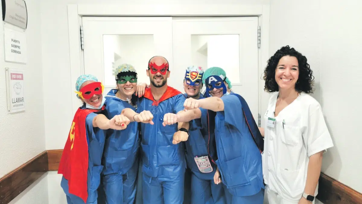 Profesionales del Hospital se visten de superhéroes para trasformar la experiencia quirúrguica. Lva