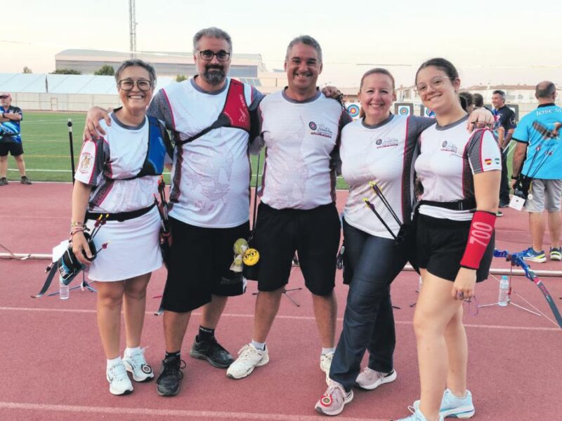 Tiradores de Arcoguadaíra en el torneo nocturno de La Carlota