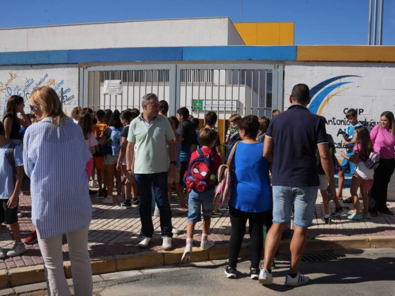 Alumnos del CEIP Rodríguez Almodóvar el primer día de clase. Marina Ortiz