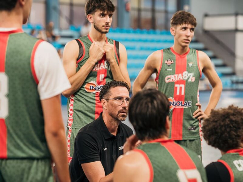 El CB Alcalá durante el partido ante el CBC Dos Hermanas