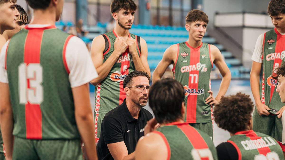 El CB Alcalá durante el partido ante el CBC Dos Hermanas