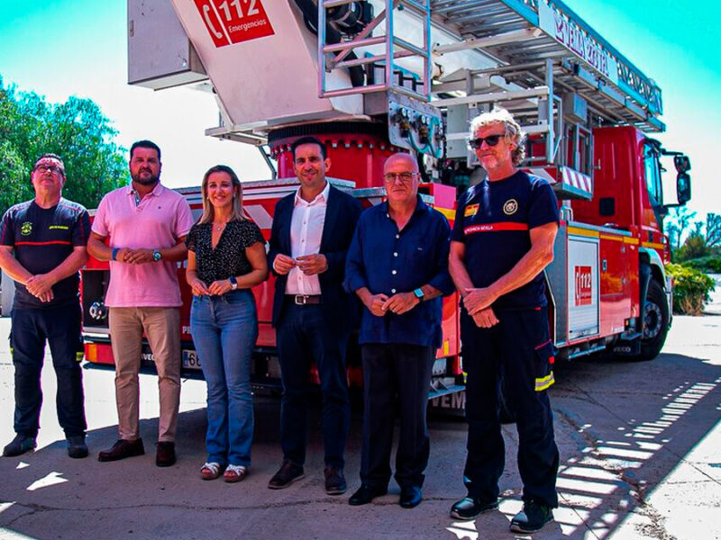 ​Los Bomberos de Alcalá suman un vehículo con brazo articulado para rescates en altura - LVA