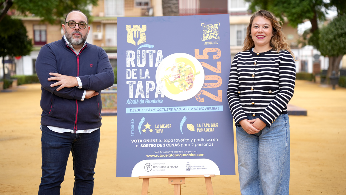 Presentación de la Ruta de la Tapa con el presidente de los hosteleros, Toni Araújo, y la delegada de Comercio, Paula Fuster - F. Amador