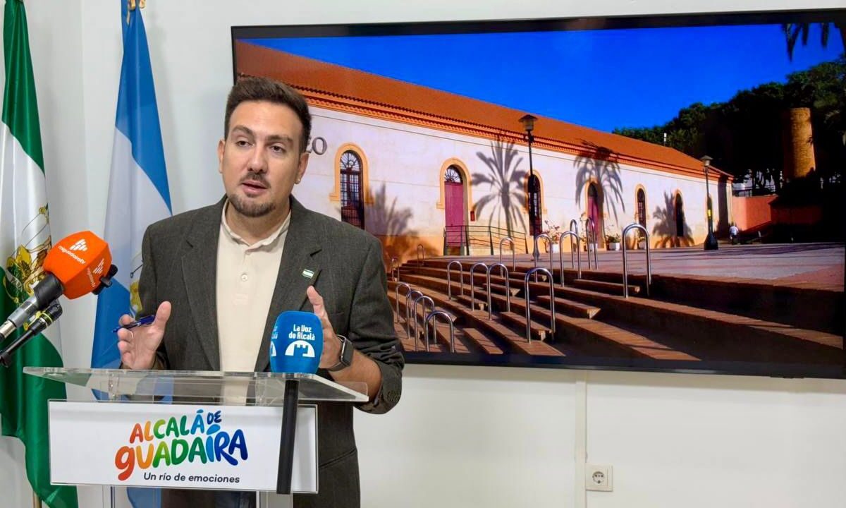 El delegado de Cultura, Christopher Rivas durante la presentación de las actividades