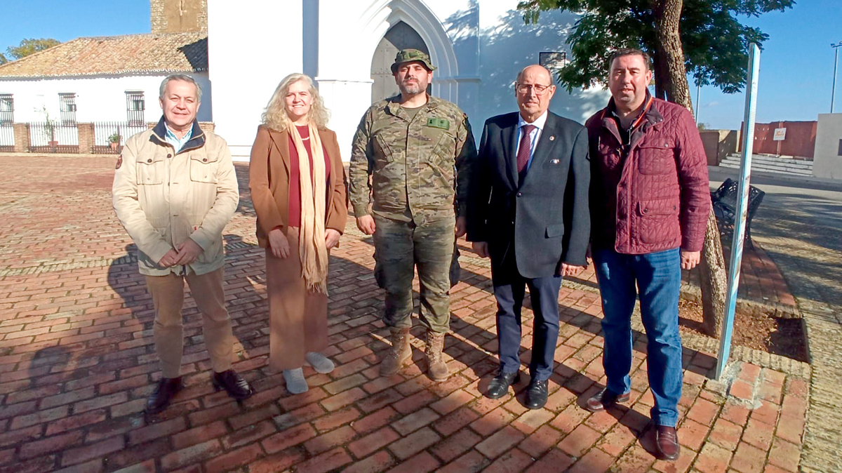 Concejales del Grupo municipal reciben a los militares / LVA