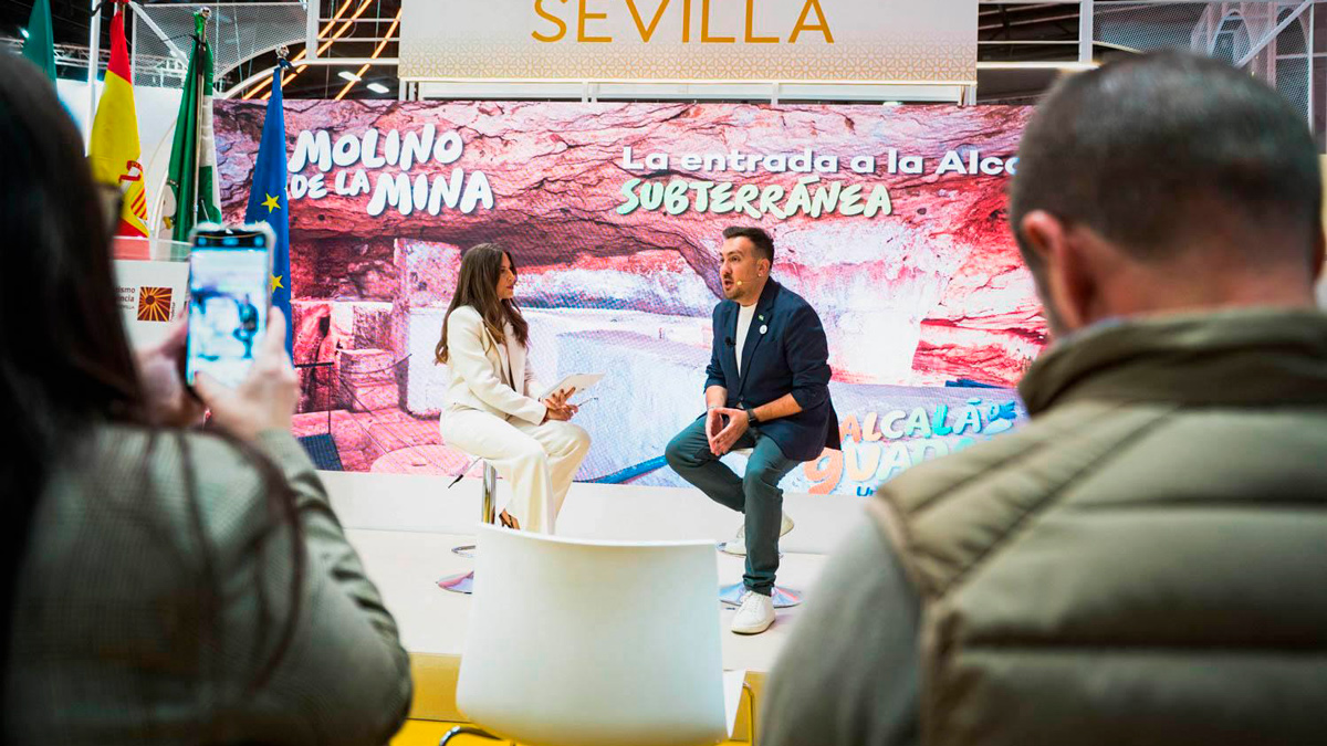 Alcalá se presenta en Fitur con el molino de La Mina y la iluminación del Castillo