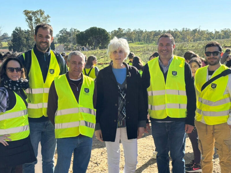 La Fundación Centro Girasol impulsa una plantación inclusiva - Ayuntamiento de Alcalá de Guadaíra