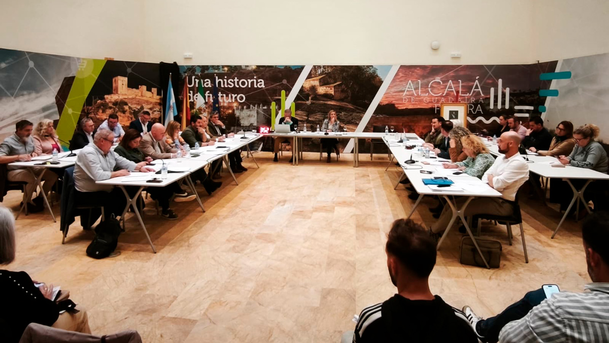 Pleno ordinario del mes de marzo en el Ayuntamiento de Alcalá - Coral Gata