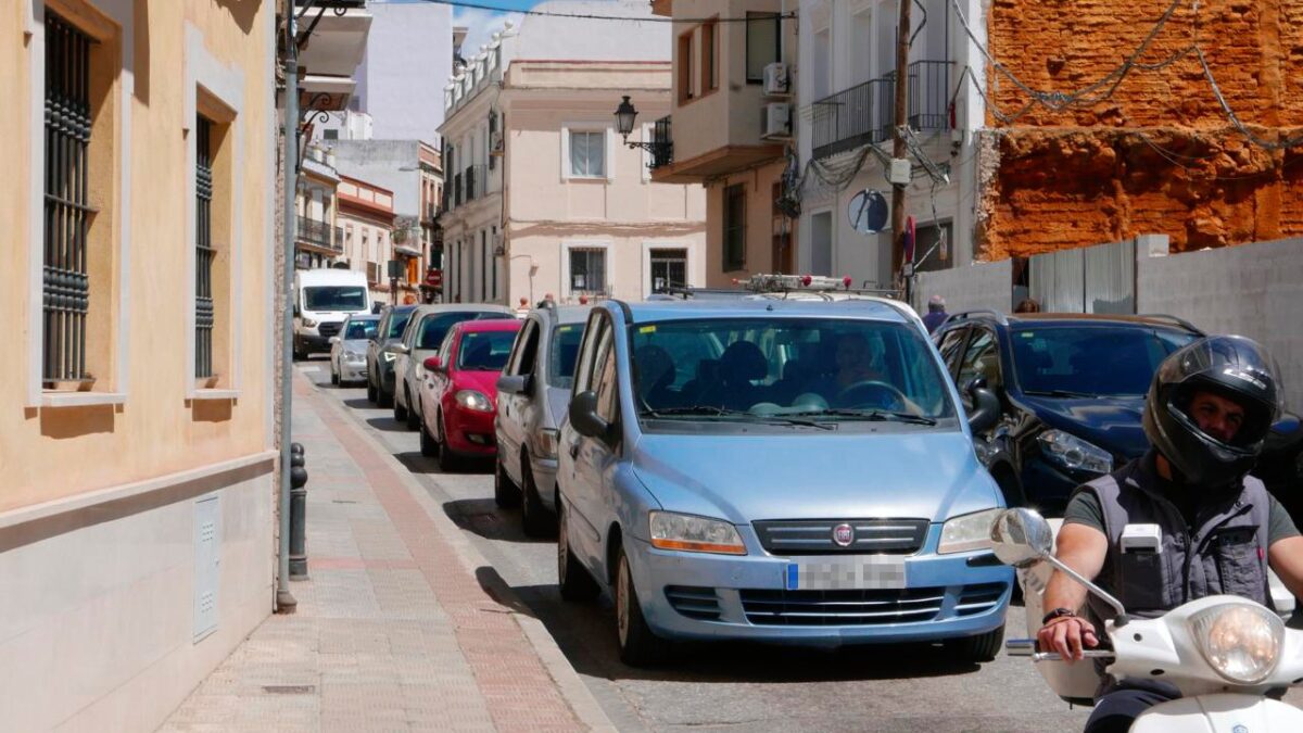 Tráfico en la calle Alcalá y Orti - Míriam García