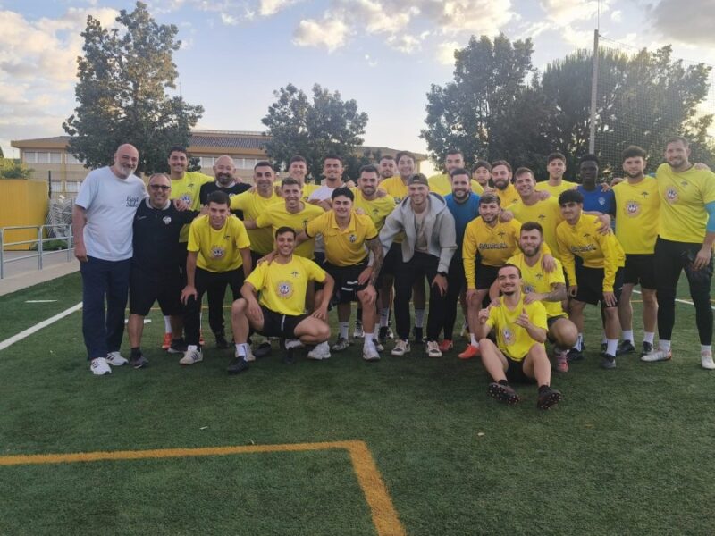La plantilla del CD Mosquito durante uno de los últimos entrenamientos de la temporada regular