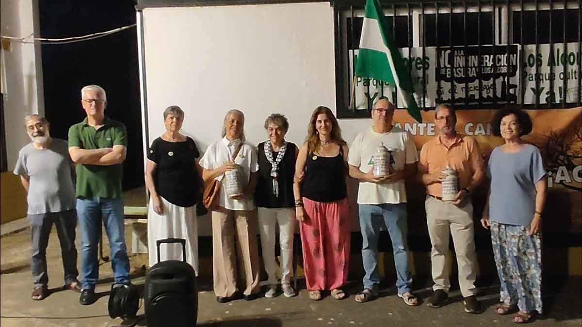 Alwadi-ira reconoce la labor de Ricardo García, Som Energía Los Alcores e Isidoro Albarreal