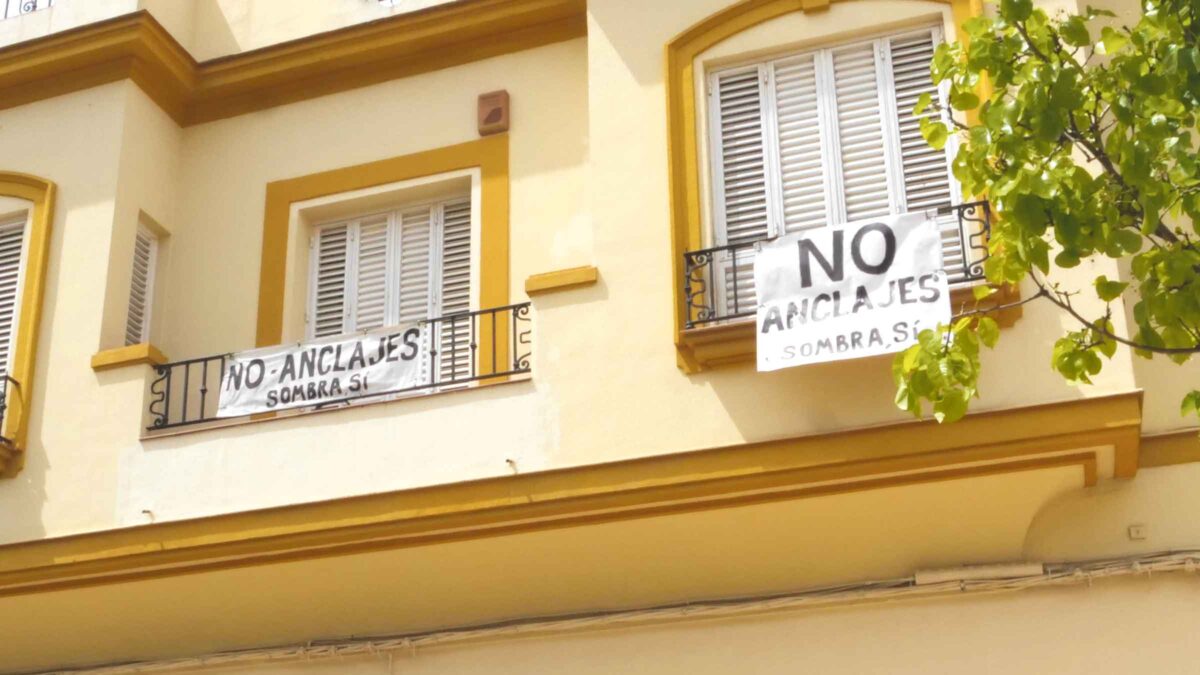 Rechazado un recurso de los vecinos de La Mina contra la adjudicación del contrato de los toldos