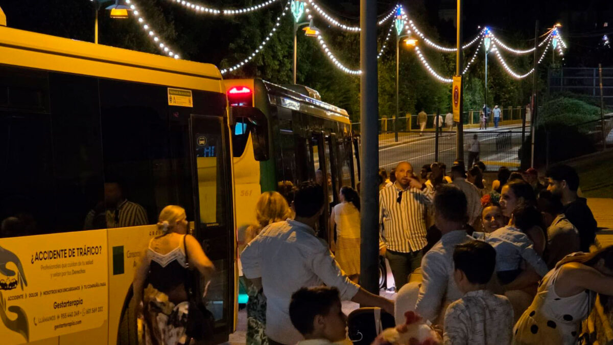 Las lanzaderas gratuitas cuadriplican el uso del autobús urbano durante la Feria de Alcalá 2026