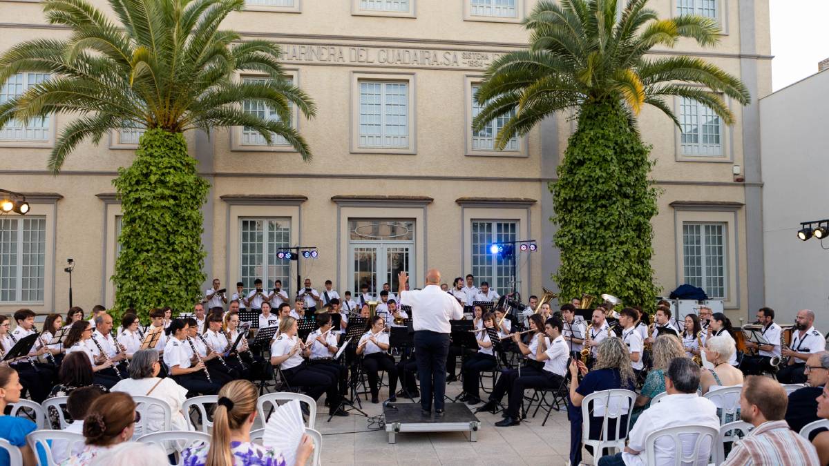 El VI Festival de Bandas ‘Ciudad de Alcalá’ llena La Harinera con una noche de música y talento local