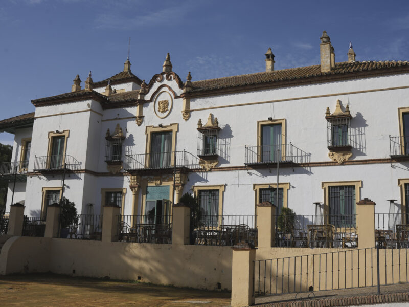 Fachada del Hotel Oromana de Alcalá de Guadaíra. - Marina Ortiz