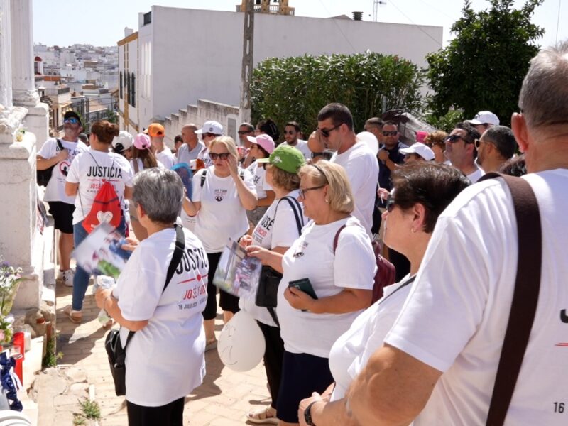 Minuto de silencio en memoria de los trabajadores fallecidos en el accidente de la Casa Ibarra - Míriam García
