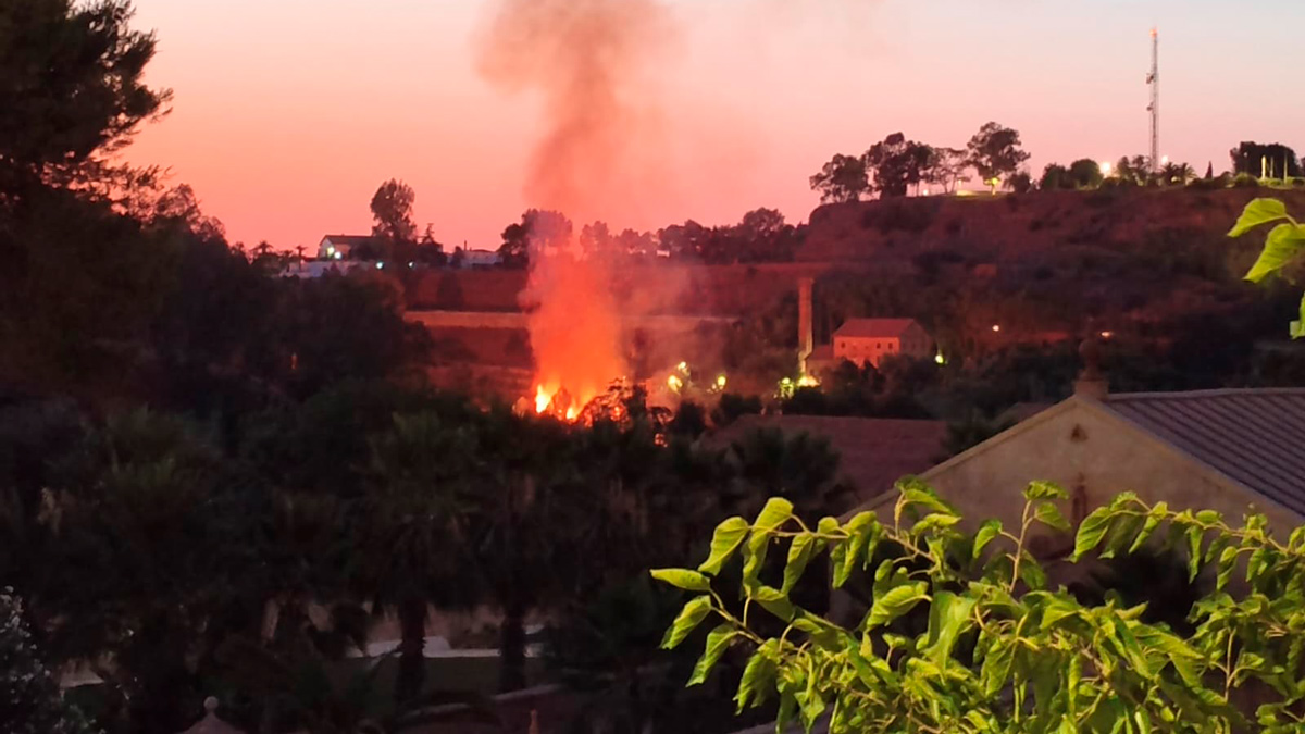 Incendio visto desde el auditorio donde se celebra el concierto de Noctaíra - Marina Ortiz