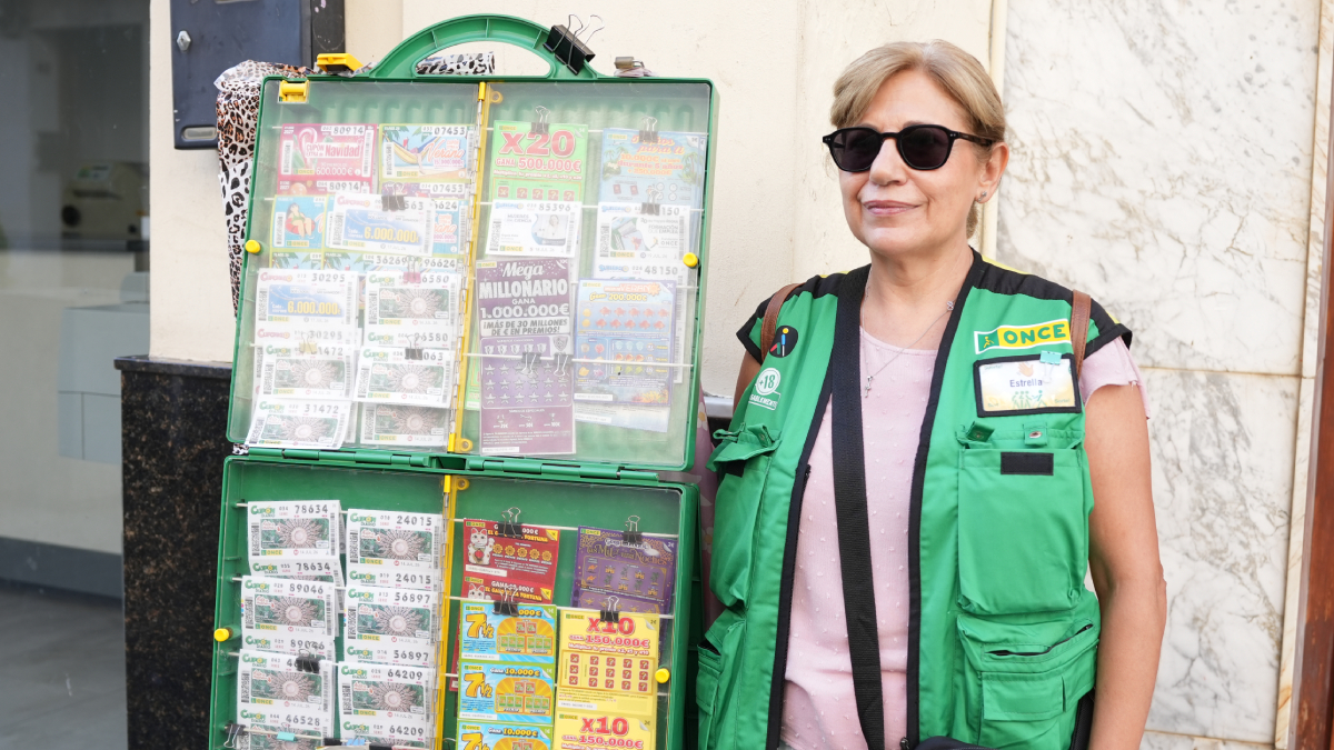 La ONCE reparte más de 1,1 millones de euros en la calle Mairena de Alcalá de Guadaíra. - Miriam García